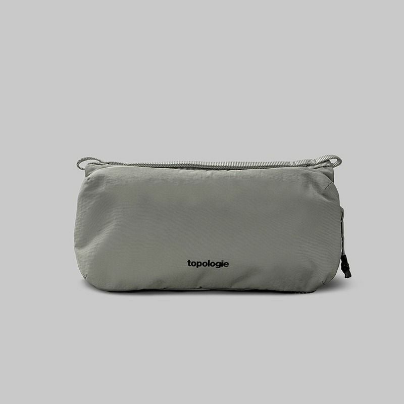 Topologie ボトルサコッシュミディアム【バッグ単品】 ペットボトル ボトルサコッシュ ミディアム バッグ モス｜トポロジー
