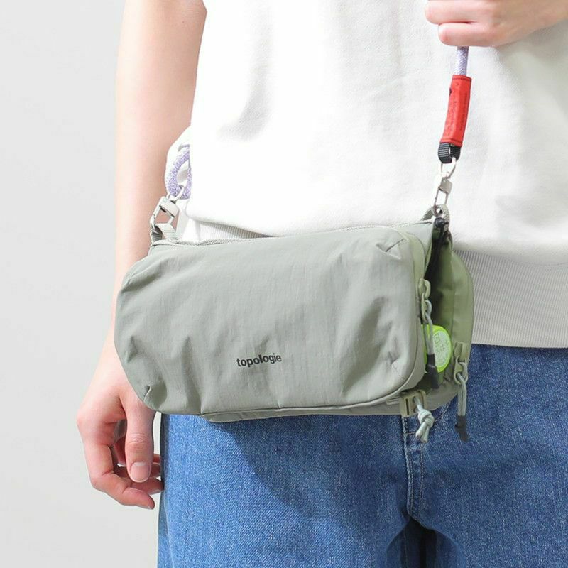 Topologie ボトルサコッシュミディアム【バッグ単品】 ペットボトル ボトルサコッシュ ミディアム バッグ モス｜トポロジー