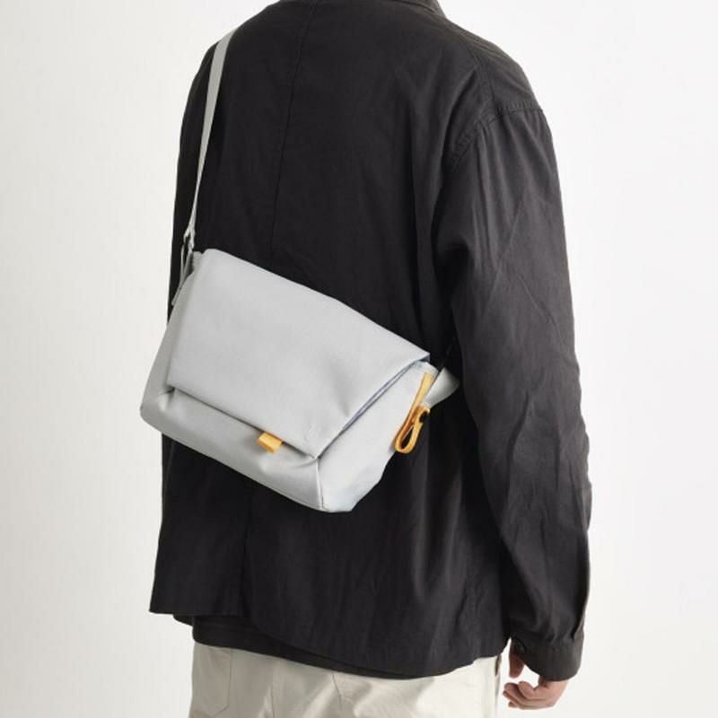 トートバッグ hutte MILESTO］Hutte メッセンジャーバッグS／ミレスト ｜オンセブンデイズ