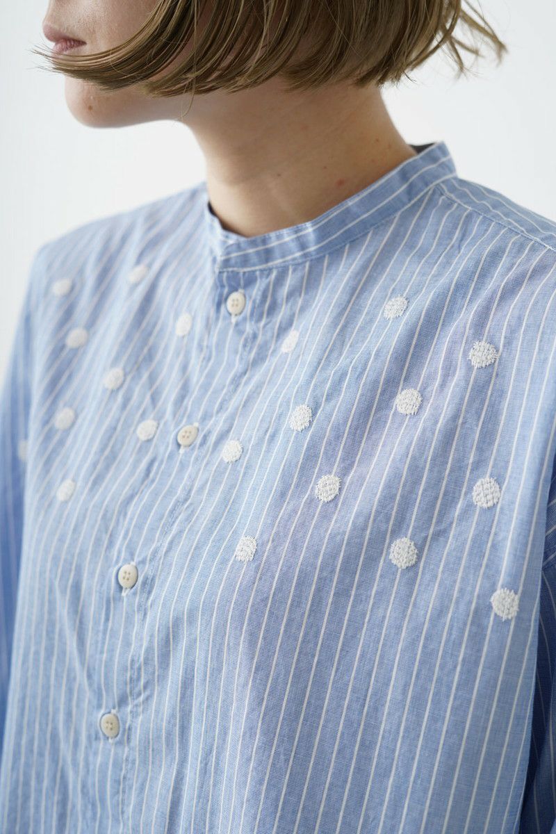 ノベルティ対象】［NATURAL LAUNDRY］先染めブロードワイド刺繍シャツ
