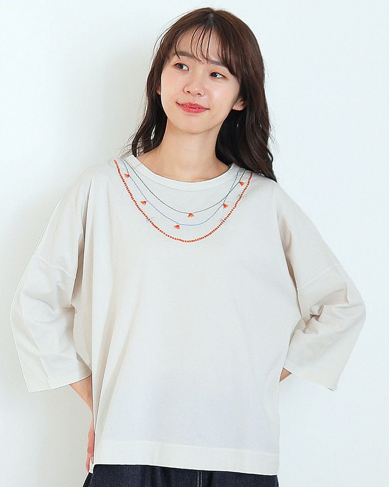 ノベルティ対象】［grin］エーゲ海天竺ネックレス刺繍Tシャツ／グリン