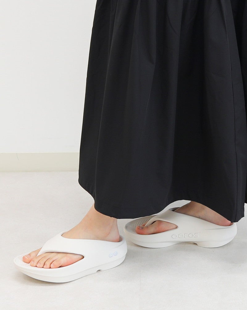 OOFOS］OOriginal PLUS リカバリーサンダル レディースサイズ