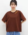 ［ON SEVEN DAYS］ワイドネック刺繍Tシャツ