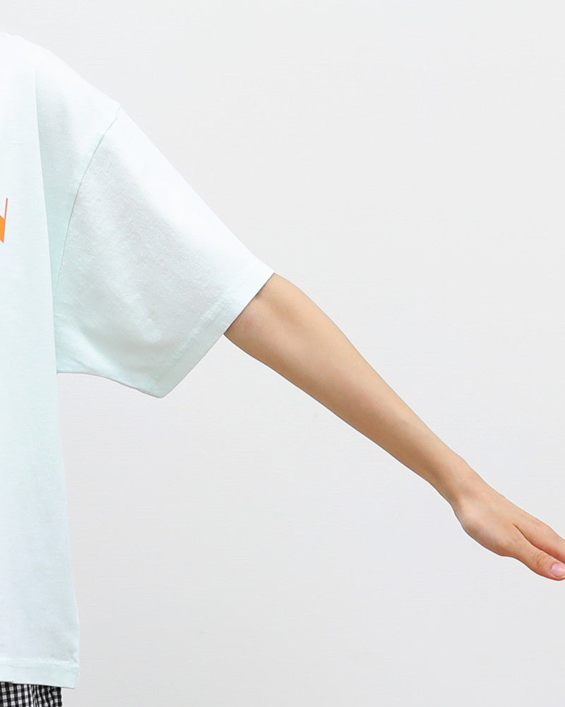 30％OFF】［ON SEVEN DAYS］ワイドロゴプリントTシャツ／オンセブン