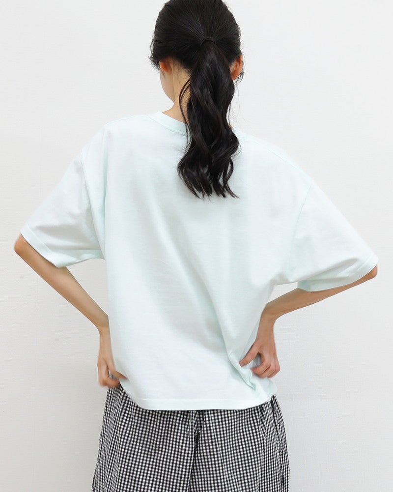 ［ON SEVEN DAYS］ワイドロゴプリントTシャツ