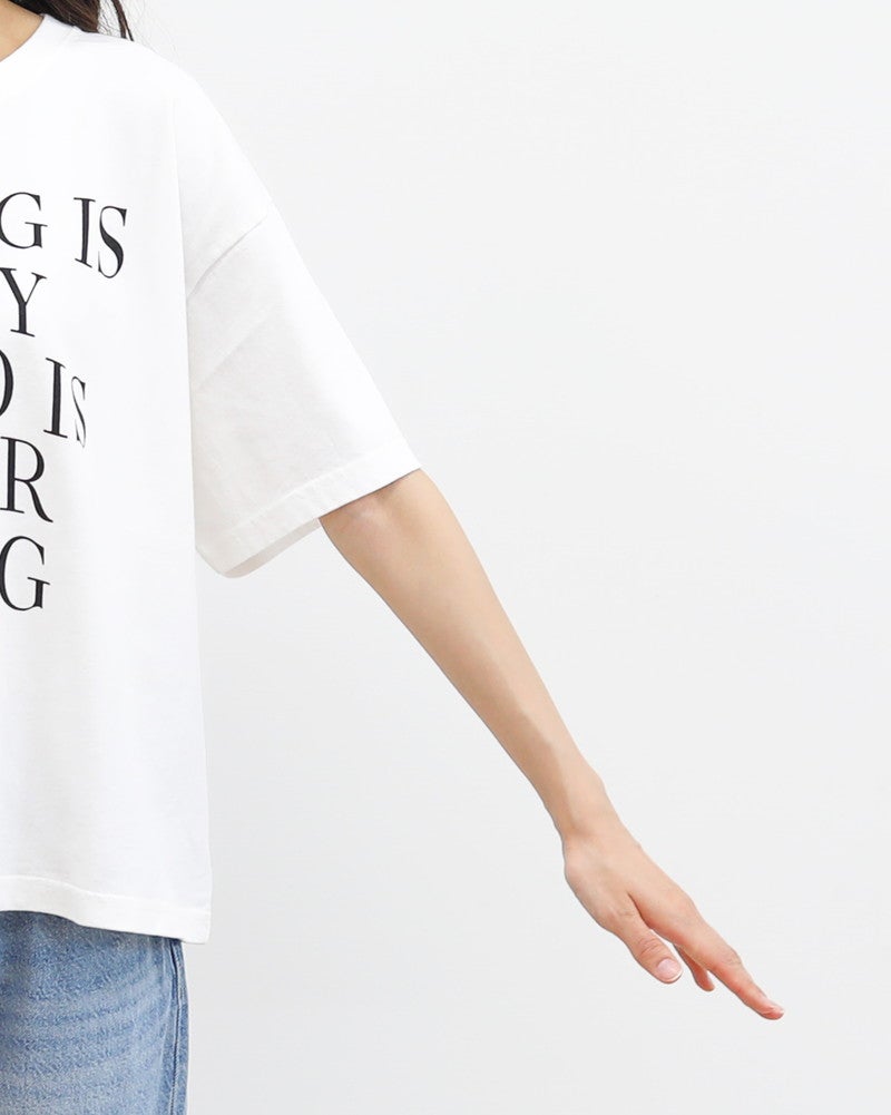 ［ON SEVEN DAYS］ワイド波ロゴプリントTシャツ